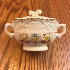 Vintage Washington Colonial Floral & Scrolled Sugar Bowl Dish